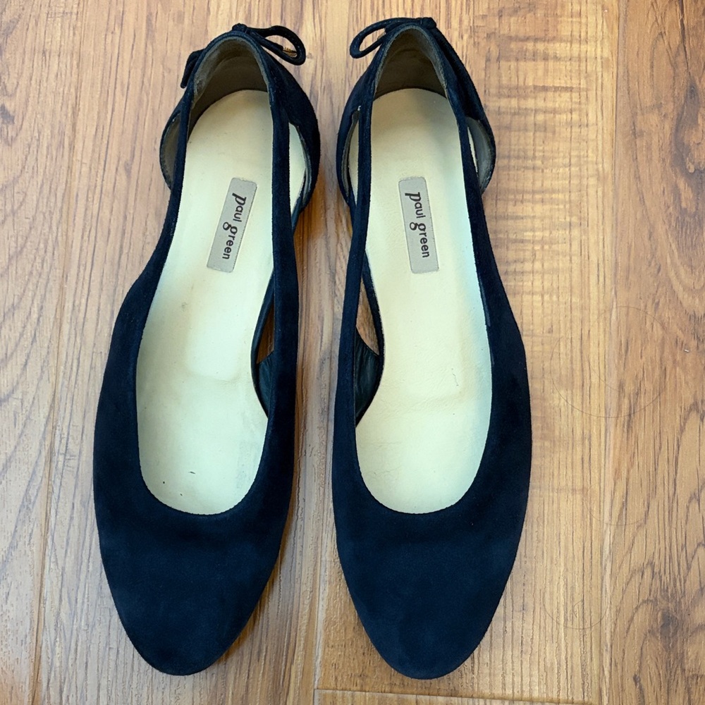 Paul Green Women’s Black Suede Flats with cutouts & back bow, size 5.5